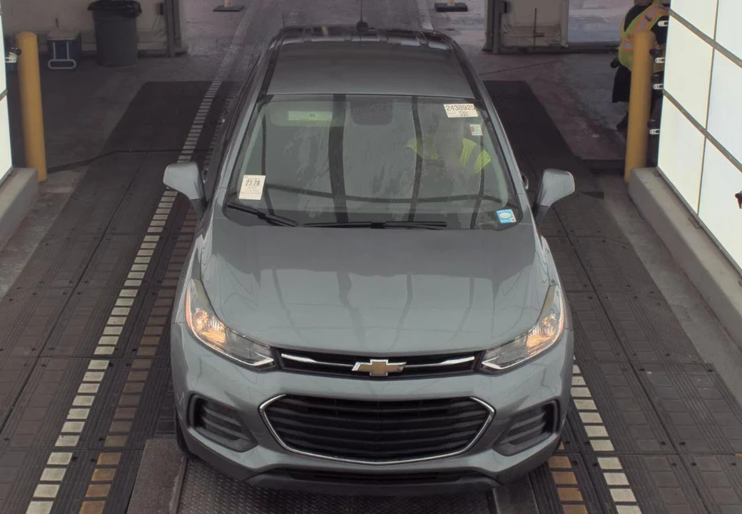 2020 Chevrolet Trax - Image 2 of 12