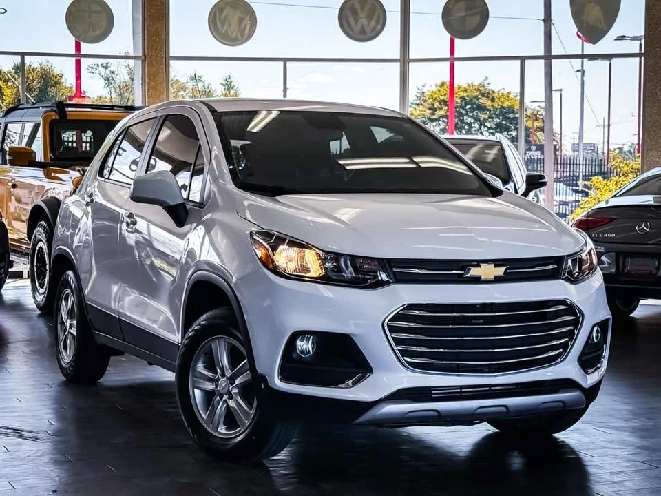 2020 Chevrolet Trax - Image 2 of 12