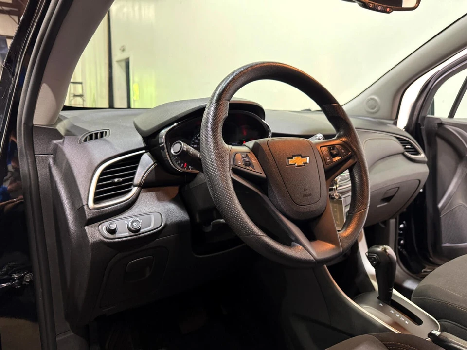 2020 Chevrolet Trax - Image 9 of 12