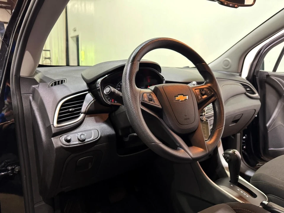 2020 Chevrolet Trax - Image 9 of 12