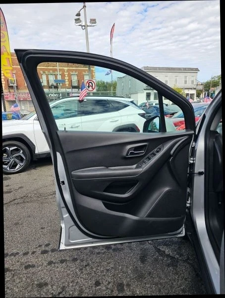 2020 Chevrolet Trax - Image 11 of 12