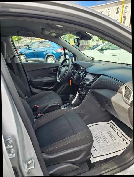 2020 Chevrolet Trax - Image 9 of 12