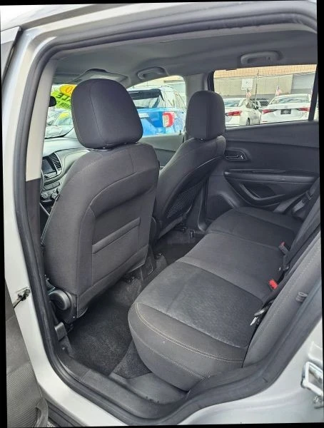 2020 Chevrolet Trax - Image 8 of 12