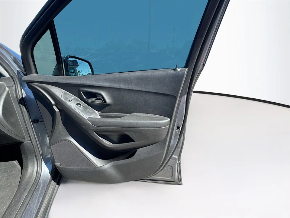 2020 Chevrolet Trax - Image 10 of 15