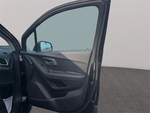 2020 Chevrolet Trax - Image 15 of 21