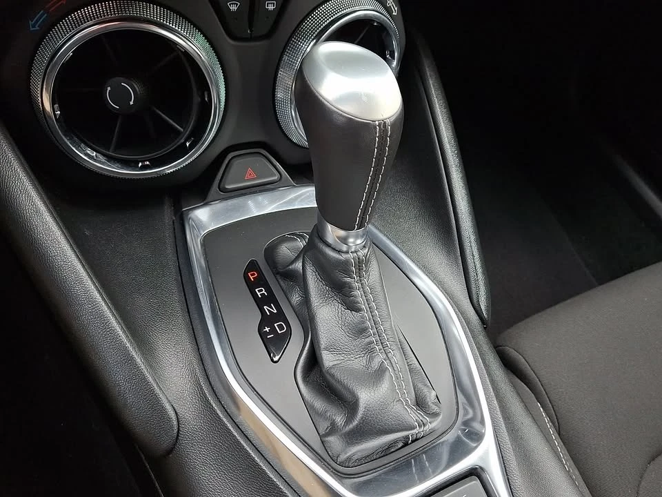 2020 Chevrolet Camaro 6th Gen - Image 13 of 19