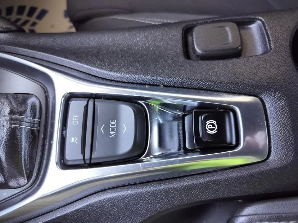 2020 Chevrolet Camaro 6th Gen - Image 18 of 19
