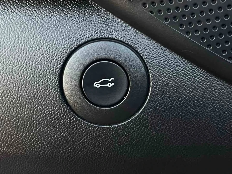 2020 Chevrolet Camaro 6th Gen - Image 7 of 17