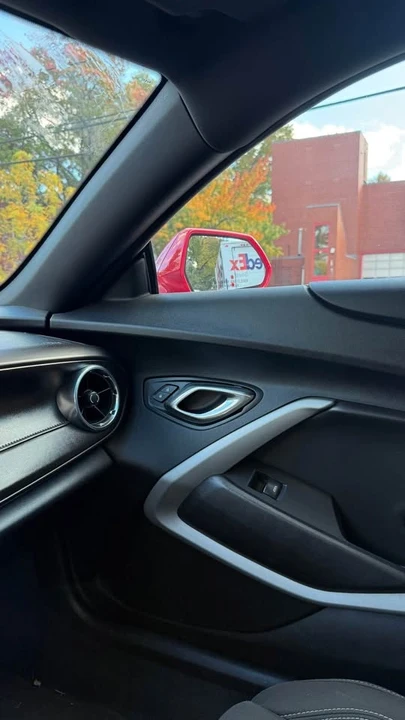 2020 Chevrolet Camaro 6th Gen - Image 15 of 17