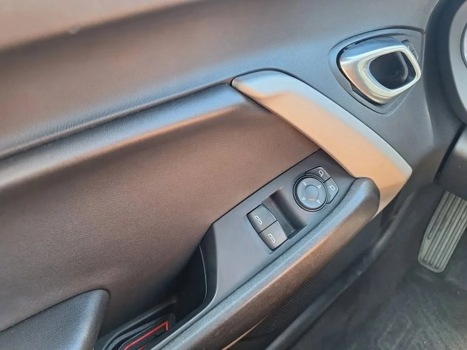 2020 Chevrolet Camaro 6th Gen - Image 16 of 17