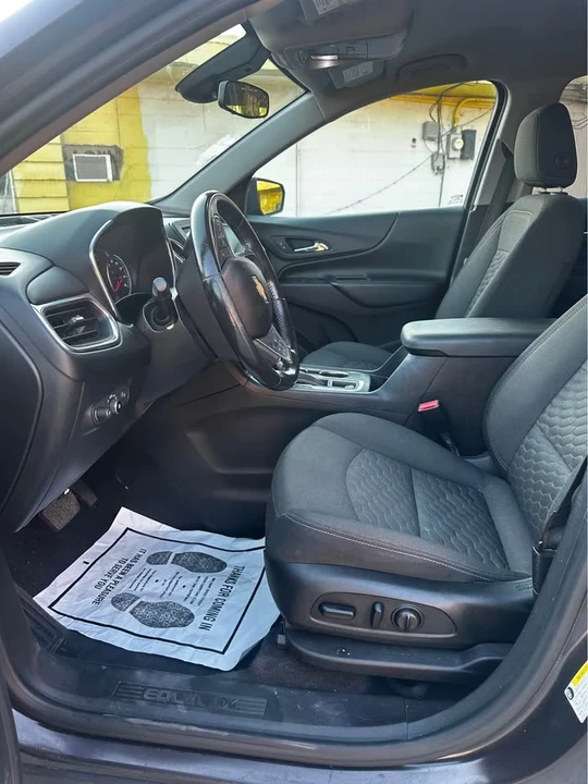 2020 Chevrolet Equinox - Image 9 of 17