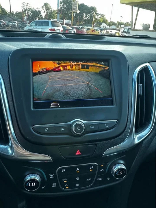 2020 Chevrolet Equinox - Image 15 of 17