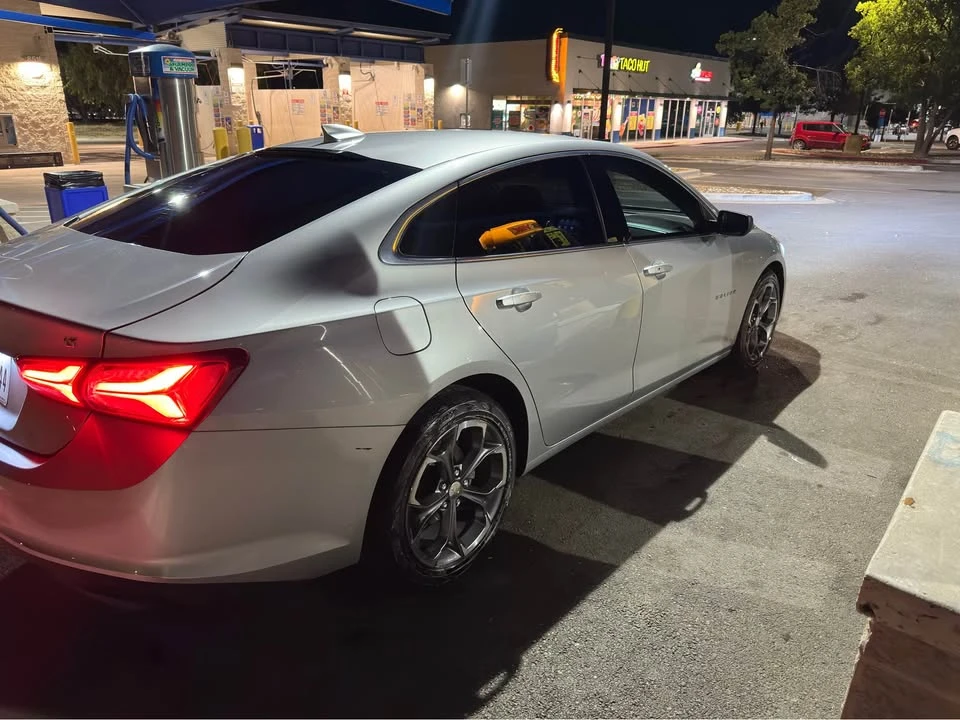 2020 Chevrolet Malibu - Image 6 of 6