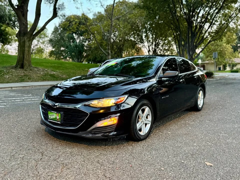 2020 Chevrolet Malibu - Image 2 of 15