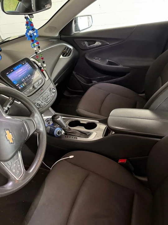 2020 Chevrolet Malibu - Image 6 of 7