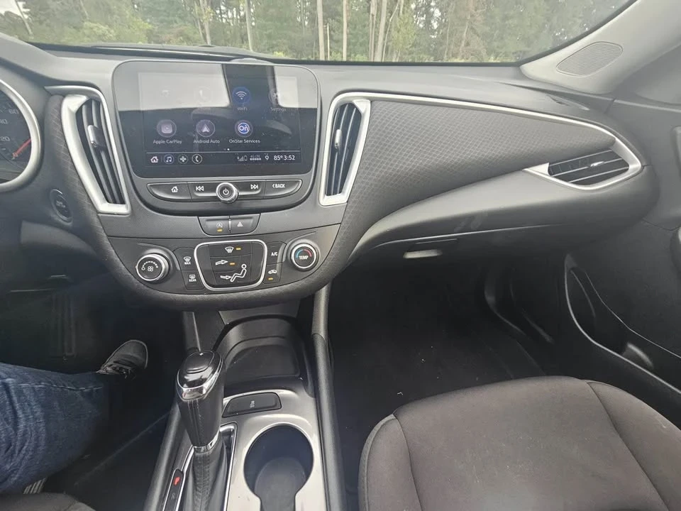 2020 Chevrolet Malibu - Image 10 of 11