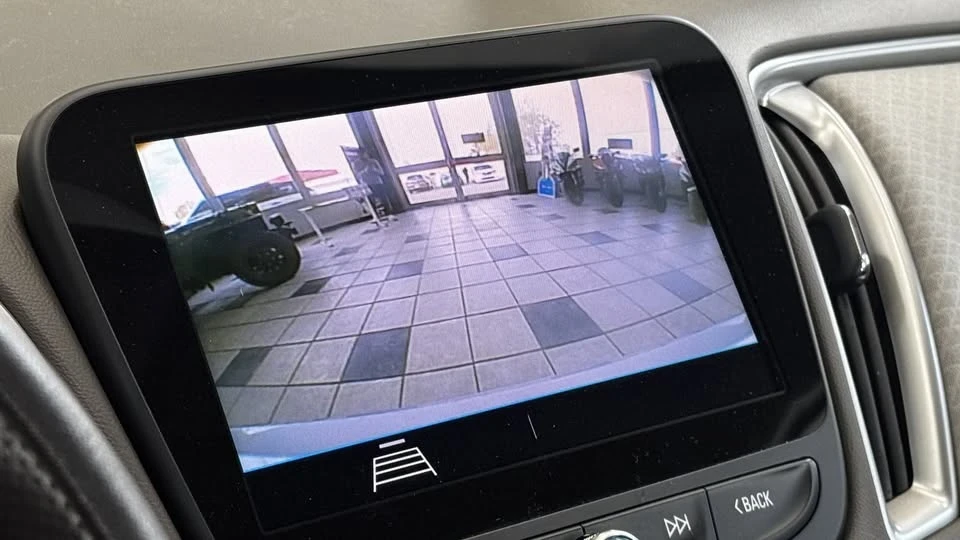 2020 Chevrolet Malibu - Image 13 of 16
