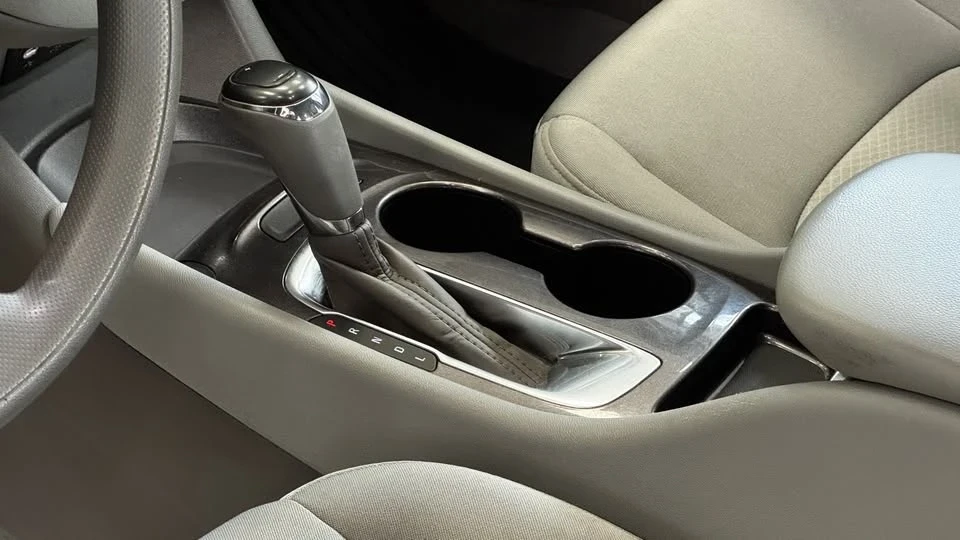 2020 Chevrolet Malibu - Image 14 of 16