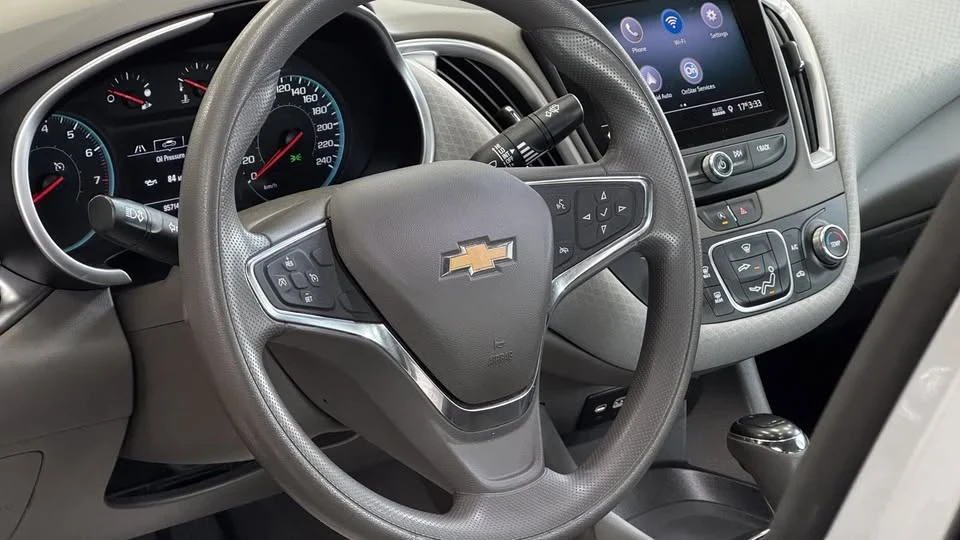 2020 Chevrolet Malibu - Image 9 of 16
