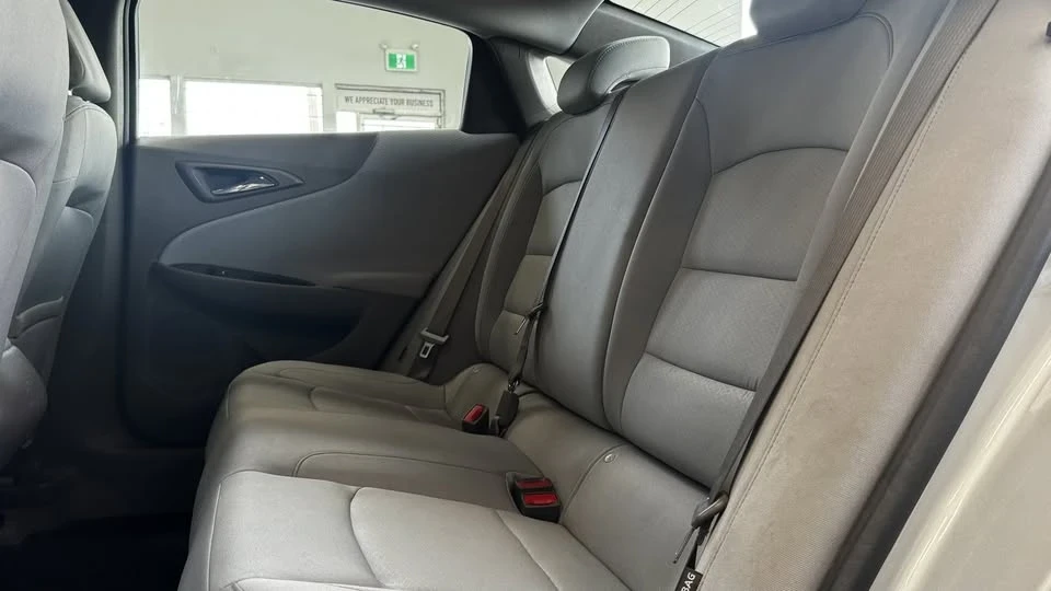 2020 Chevrolet Malibu - Image 15 of 16