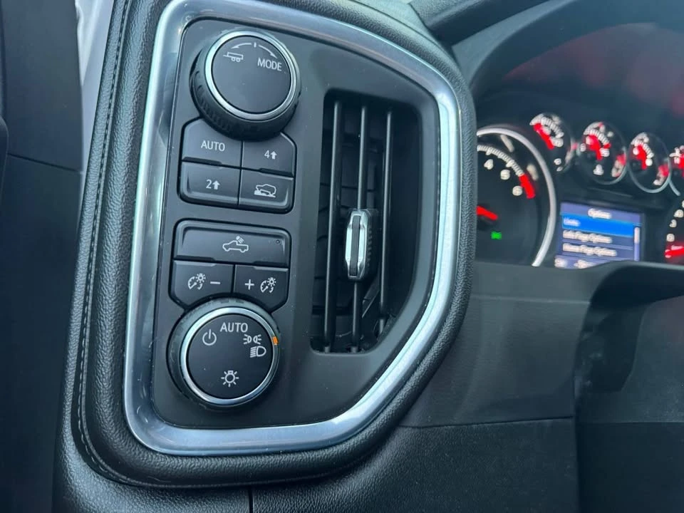 2020 Chevrolet Silverado 4th Gen - Image 12 of 18