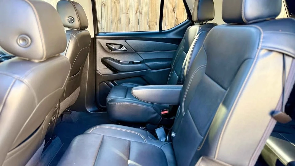 2020 Chevrolet Traverse - Image 7 of 15