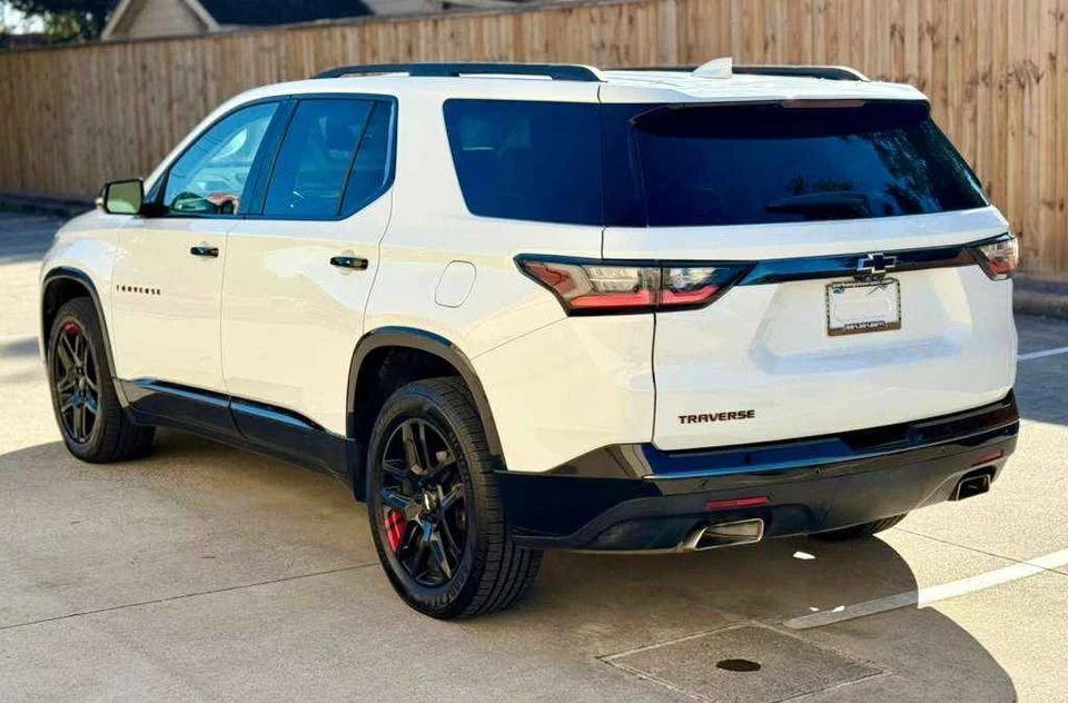 2020 Chevrolet Traverse - Image 11 of 15