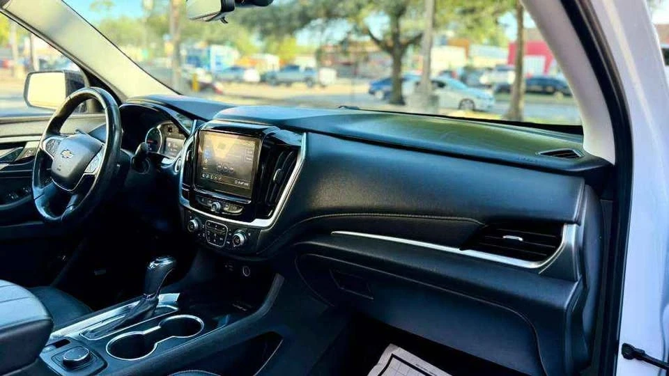 2020 Chevrolet Traverse - Image 10 of 15