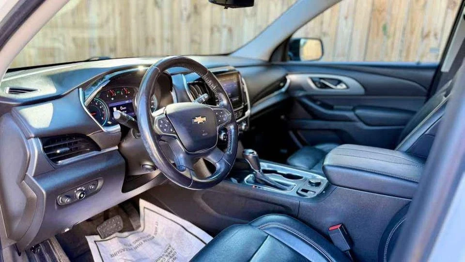 2020 Chevrolet Traverse - Image 14 of 15