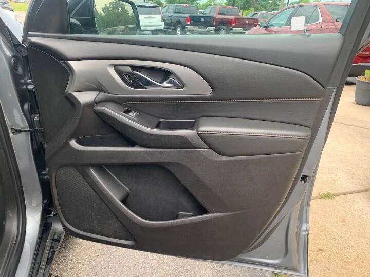 2020 Chevrolet Traverse - Image 14 of 15