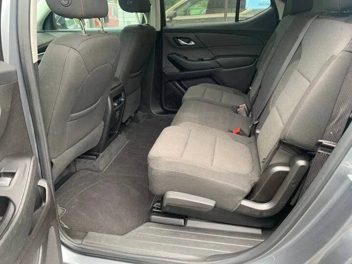 2020 Chevrolet Traverse - Image 8 of 15