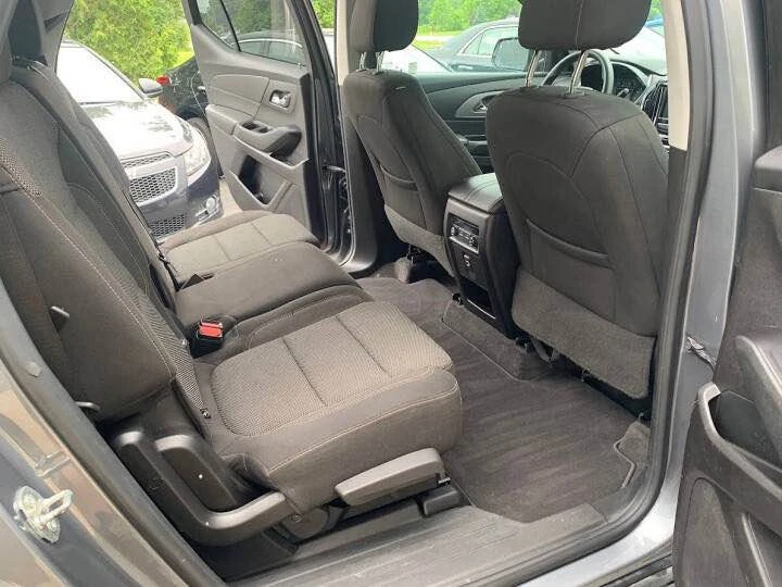 2020 Chevrolet Traverse - Image 10 of 15