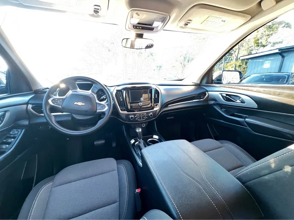 2020 Chevrolet Traverse - Image 9 of 17