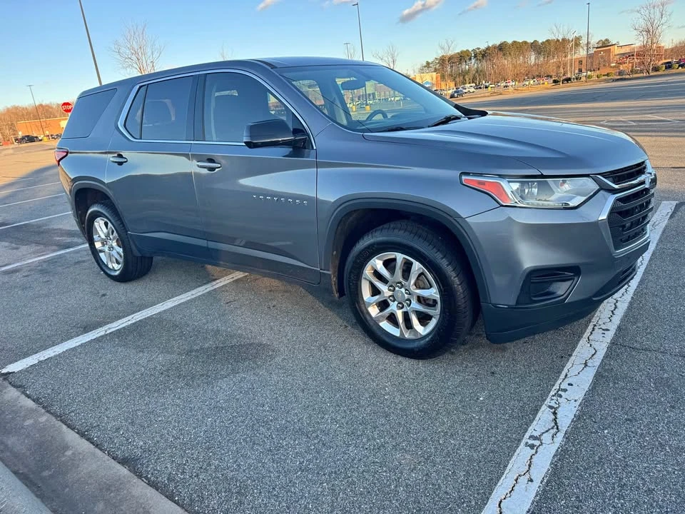 2020 Chevrolet Traverse - Image 2 of 21