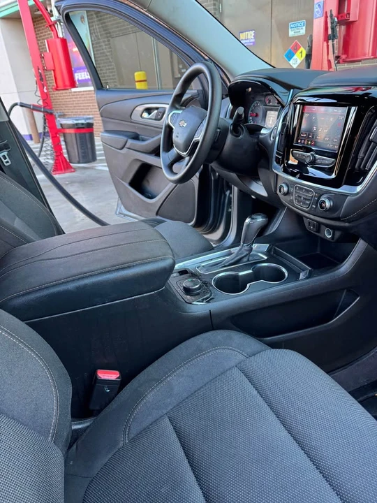2020 Chevrolet Traverse - Image 14 of 21