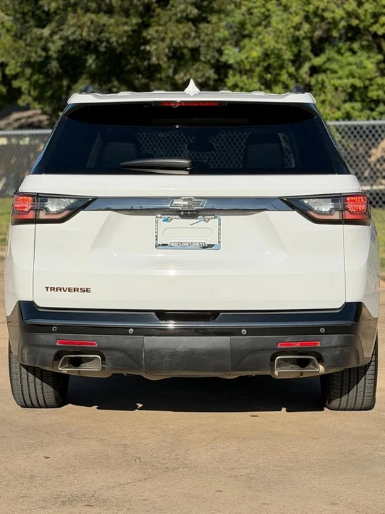 2020 Chevrolet Traverse - Image 4 of 12
