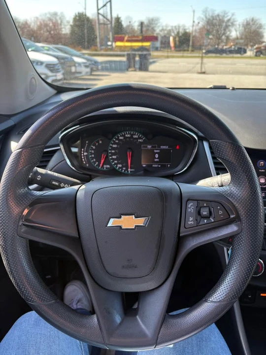 2020 Chevrolet Trax - Image 2 of 11