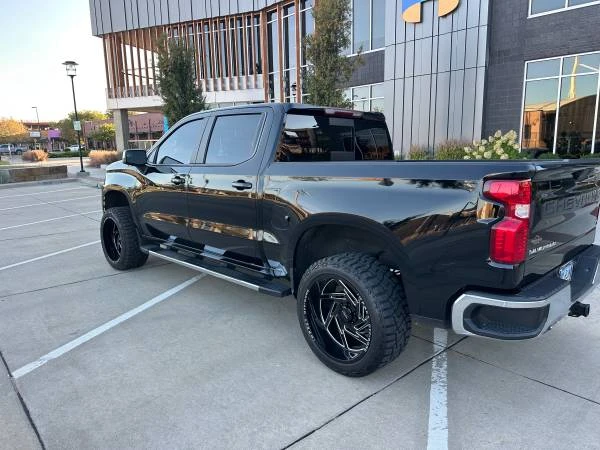 2020 Chevrolet Silverado 4th Gen - Image 5 of 10