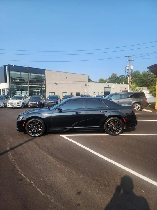 2020 Chrysler 300 (2005-2023) - Image 2 of 4