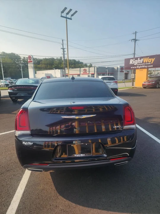 2020 Chrysler 300 (2005-2023) - Image 3 of 4