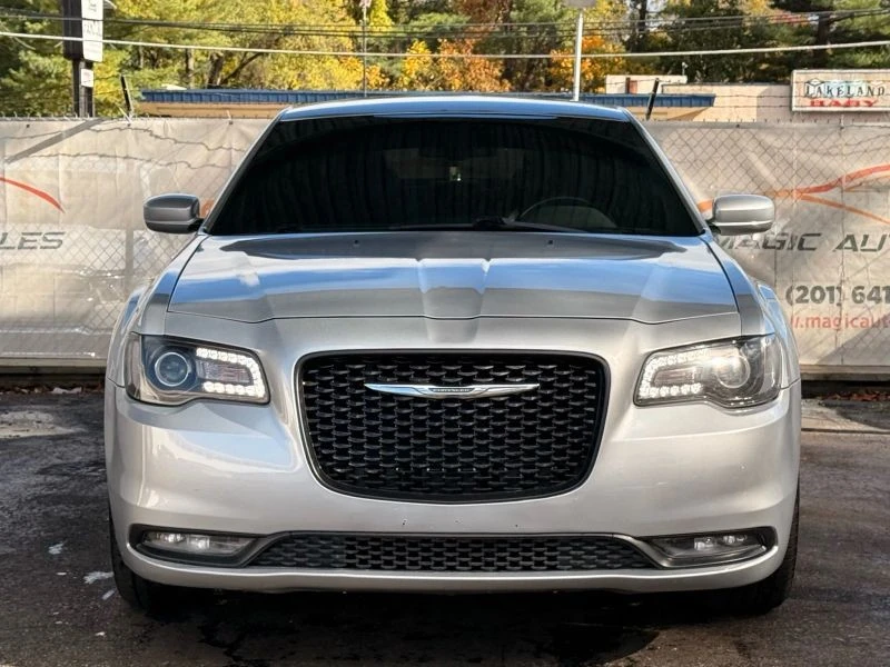 2020 Chrysler 300 (2005-2023) - Image 5 of 12