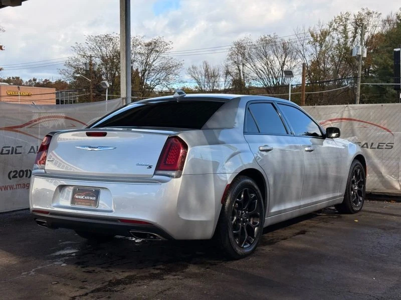 2020 Chrysler 300 (2005-2023) - Image 9 of 12