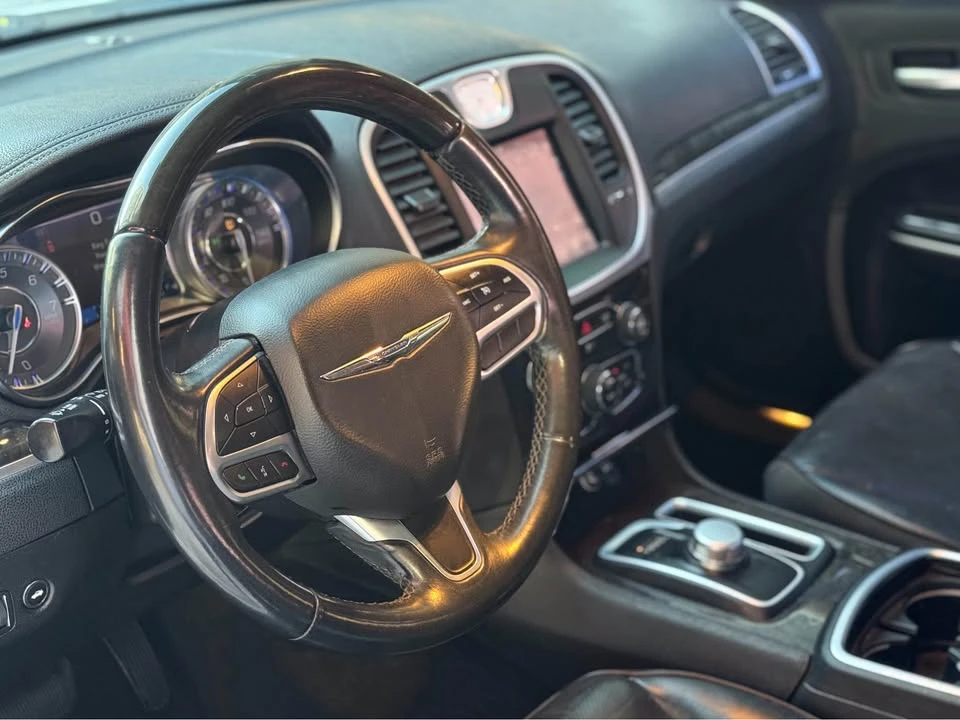 2020 Chrysler 300 (2005-2023) - Image 7 of 15