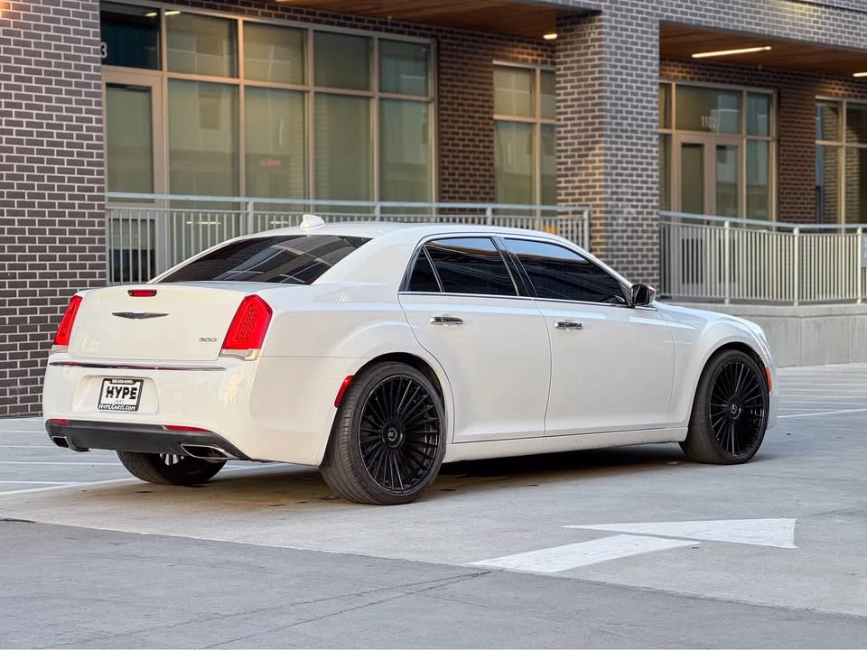 2020 Chrysler 300 (2005-2023) - Image 2 of 15