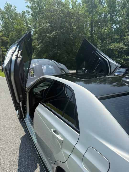 2020 Chrysler 300 (2005-2023) - Image 5 of 17