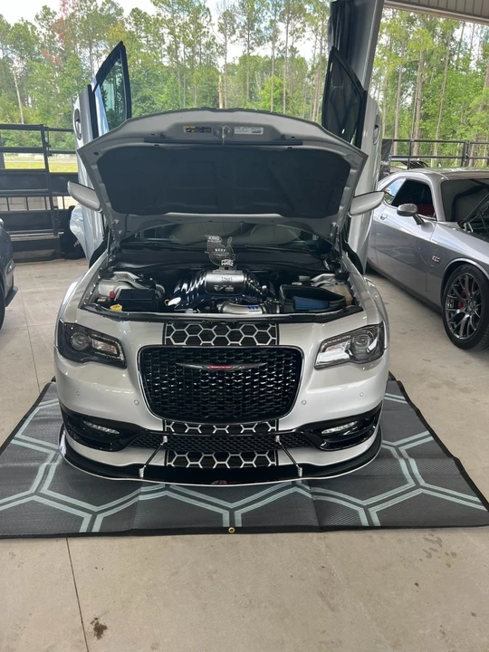 2020 Chrysler 300 (2005-2023) - Image 13 of 17