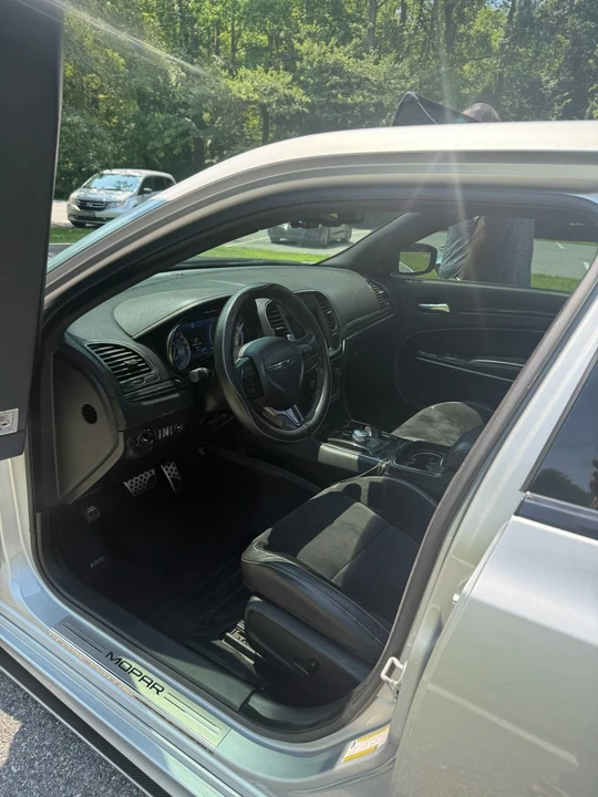 2020 Chrysler 300 (2005-2023) - Image 17 of 17