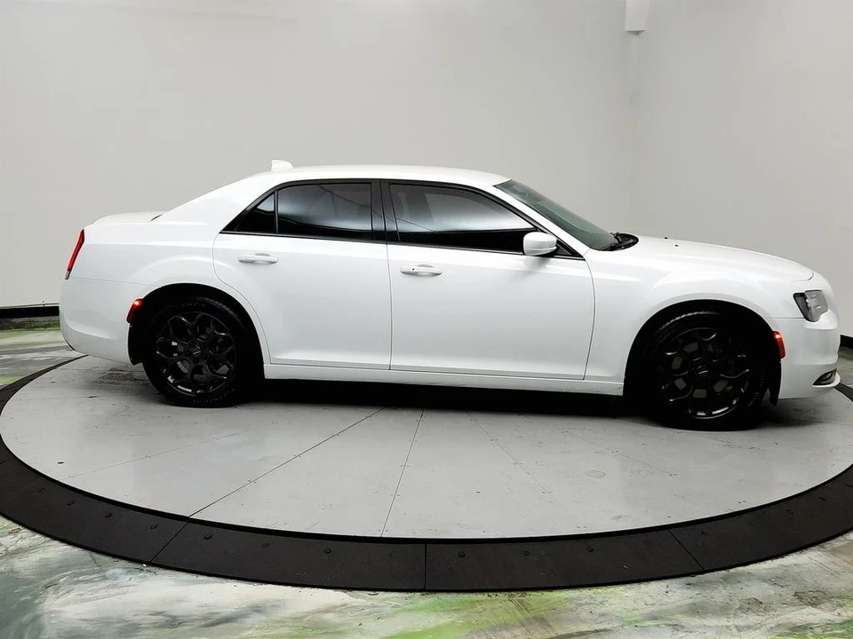 2020 Chrysler 300 (2005-2023) - Image 4 of 12