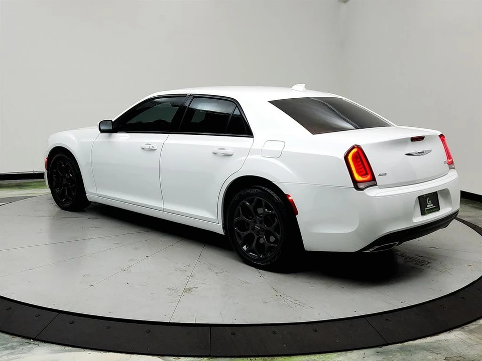 2020 Chrysler 300 (2005-2023) - Image 7 of 12
