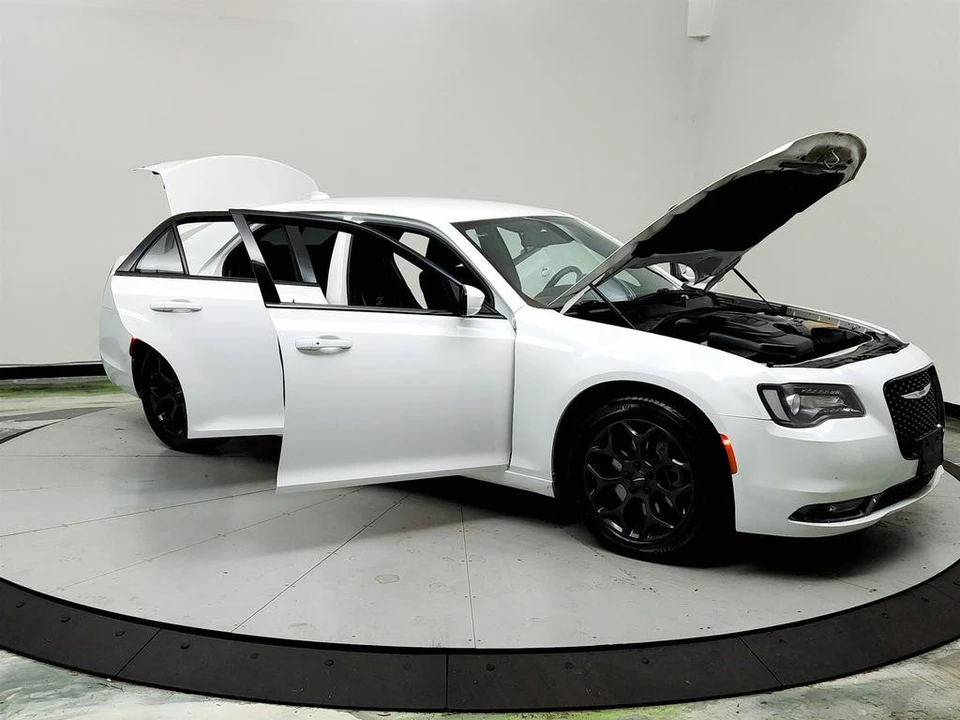 2020 Chrysler 300 (2005-2023) - Image 10 of 12
